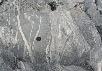 Etude de la croissance d’un continent et de son enregistrement dans des sédiments détritiques grâce au zircon