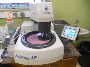 Fabrication de lames minces de roches 